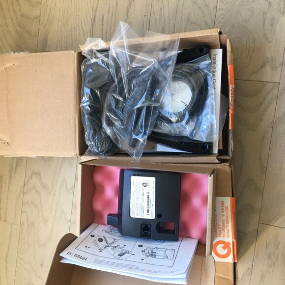 Mitel 5330e IP Dual Mode Phone 50005804 and 50005521 Cordless Accessories module - Picture 8 of 8
